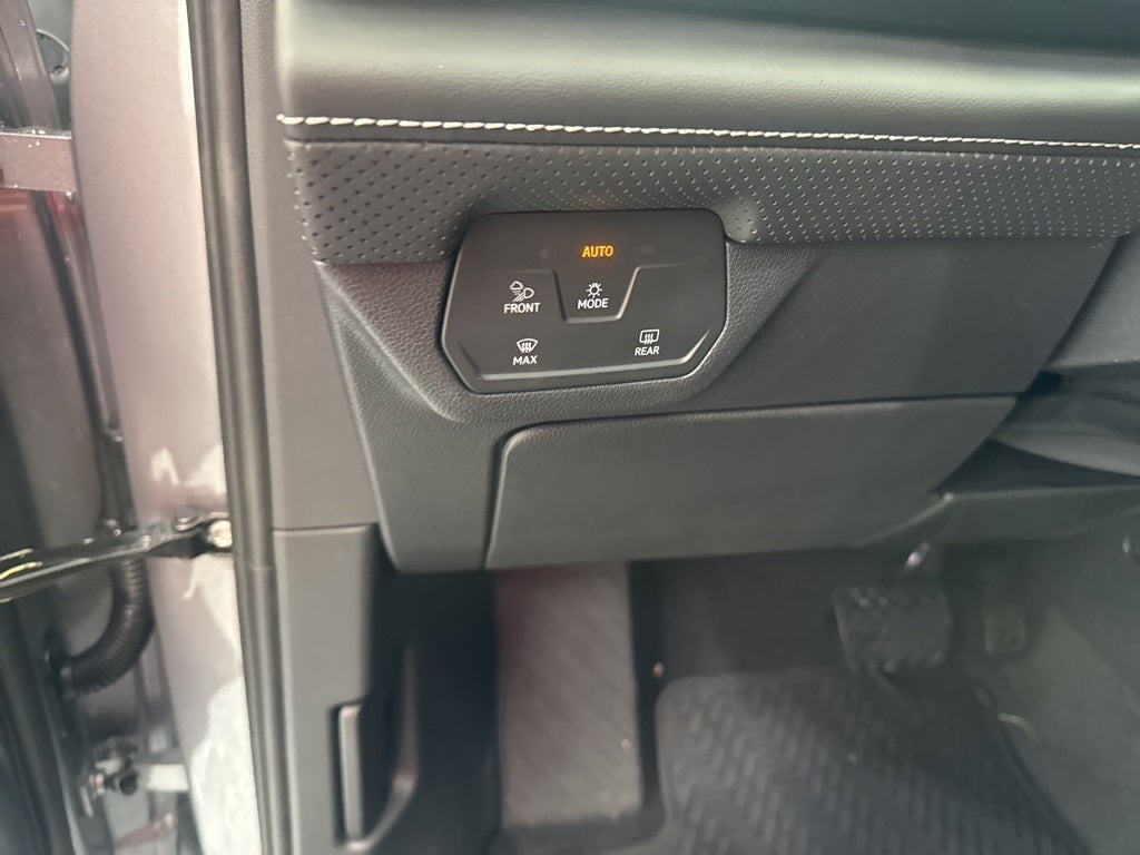 2026 Volkswagen Atlas 2.0T SE w/ Technology