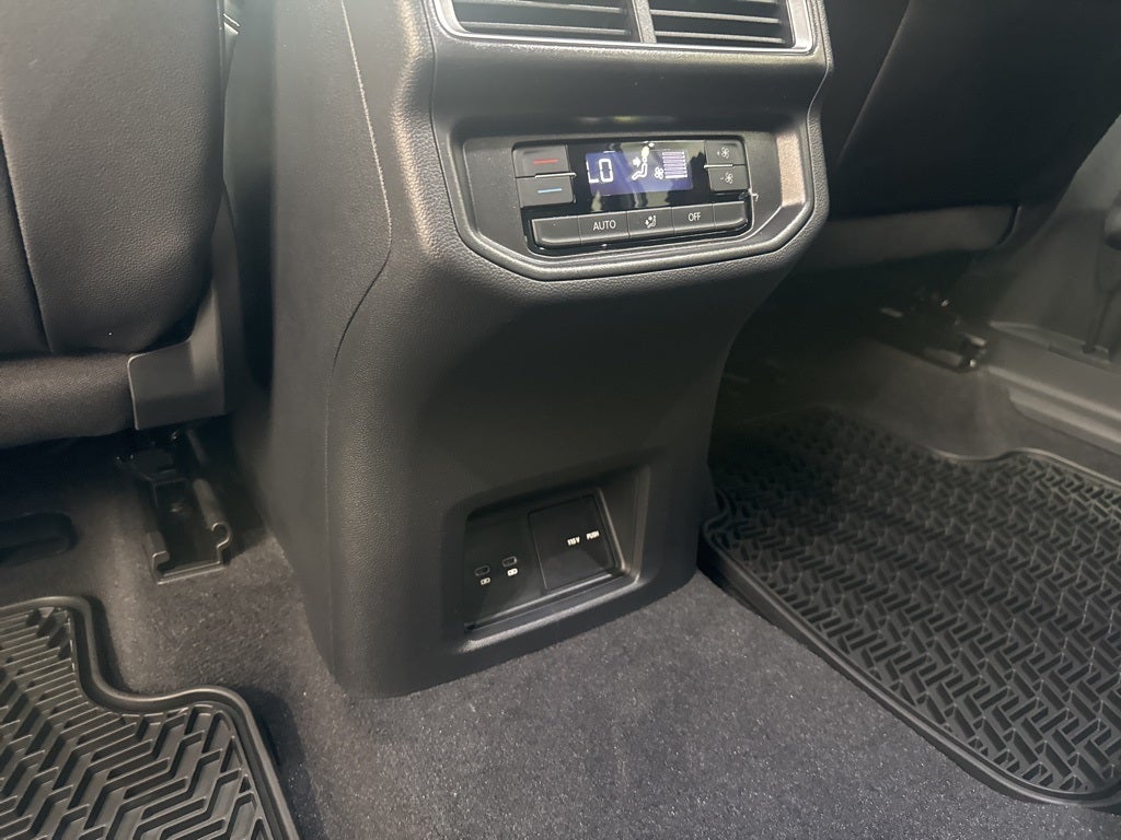 2026 Volkswagen Atlas 2.0T SE w/ Technology