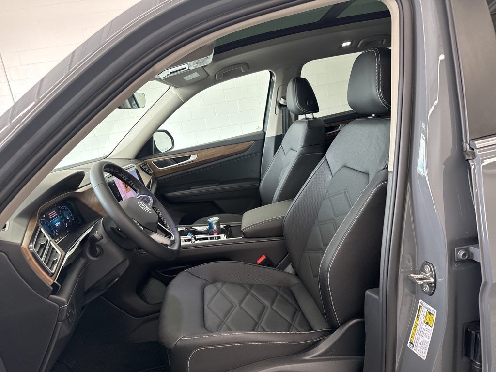 2026 Volkswagen Atlas 2.0T SE w/ Technology