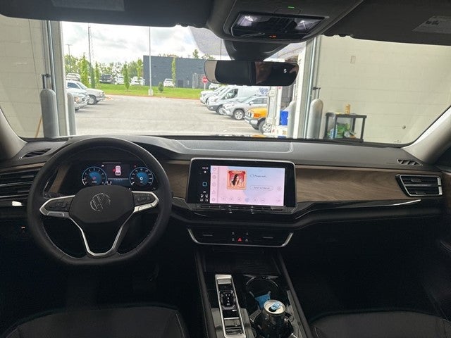 2026 Volkswagen Atlas 2.0T SE w/ Technology