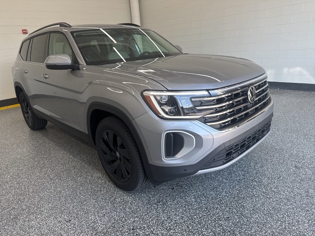 2026 Volkswagen Atlas 2.0T SE w/ Technology