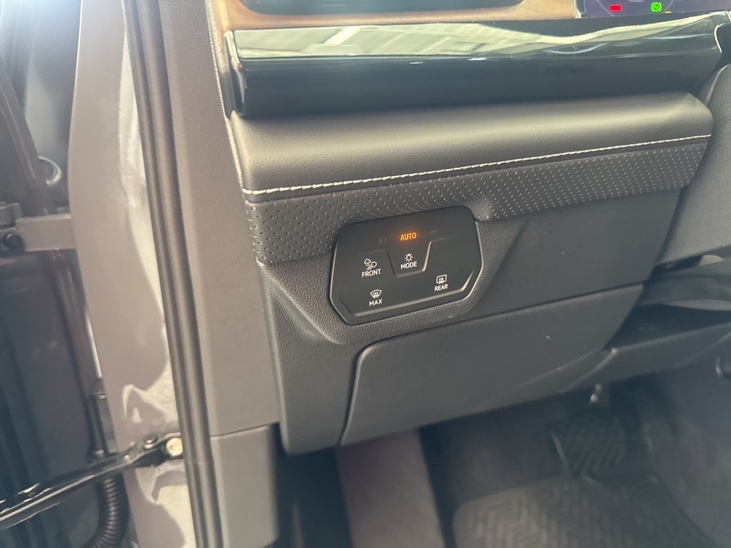 2026 Volkswagen Atlas 2.0T SE w/ Technology