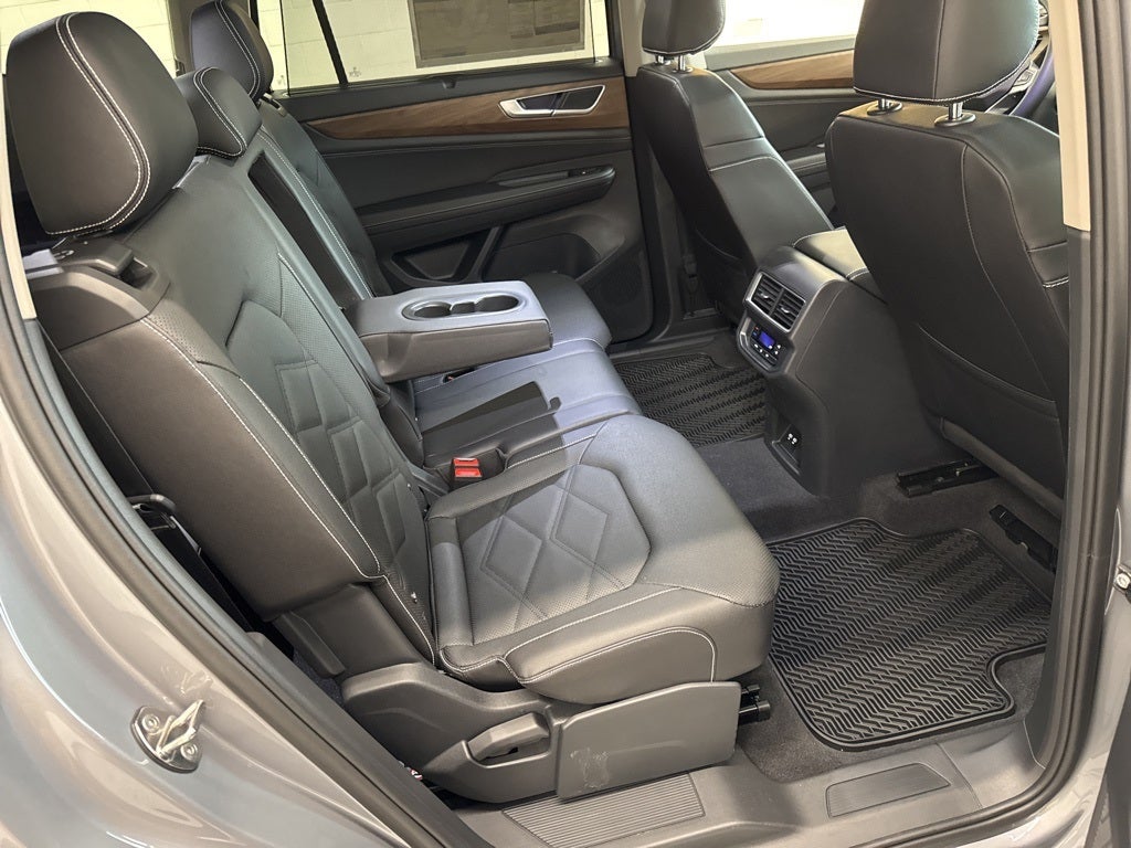 2026 Volkswagen Atlas 2.0T SE w/ Technology