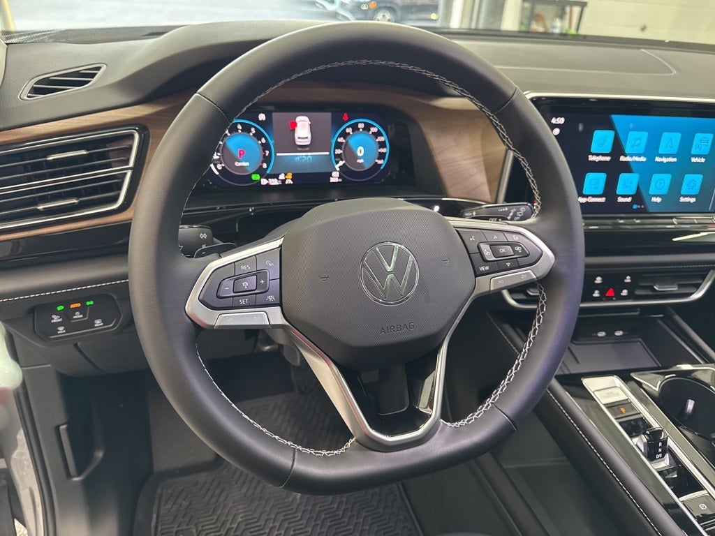 2026 Volkswagen Atlas 2.0T SE w/ Technology