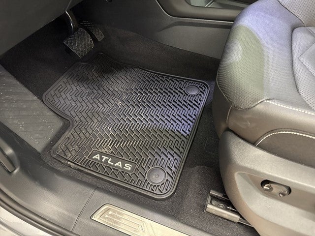 2026 Volkswagen Atlas 2.0T SE w/ Technology