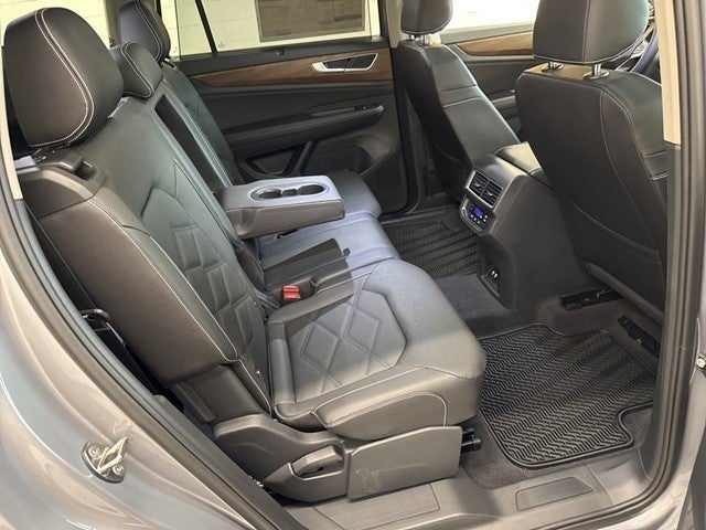 2026 Volkswagen Atlas 2.0T SE w/ Technology