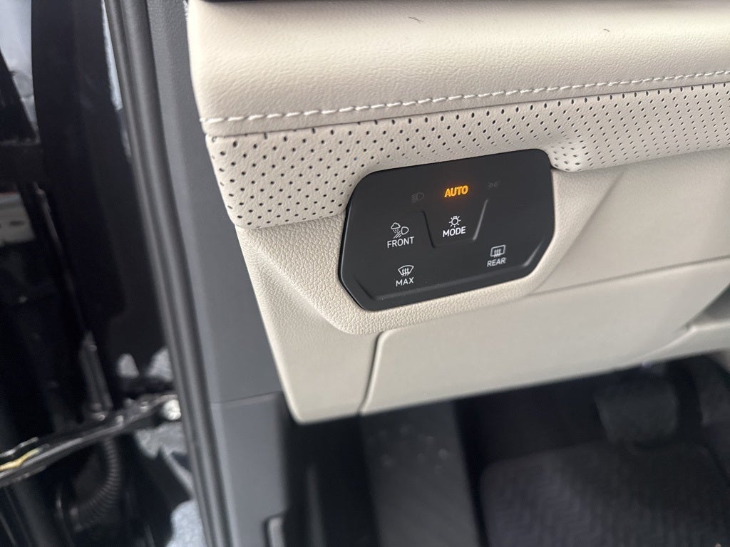 2026 Volkswagen Atlas 2.0T SE w/ Technology