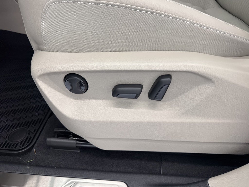 2026 Volkswagen Atlas 2.0T SE w/ Technology