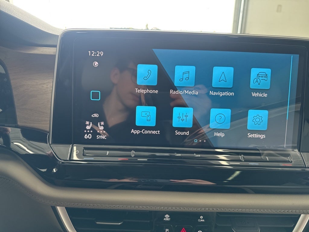 2026 Volkswagen Atlas 2.0T SE w/ Technology