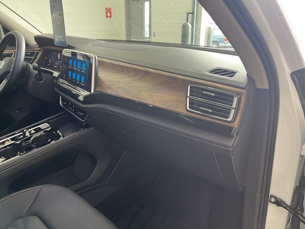 2025 Volkswagen Atlas 2.0T SE