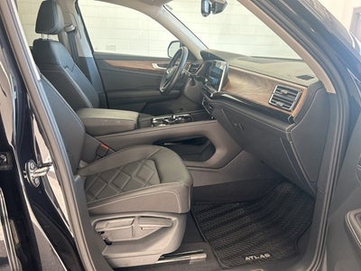 2025 Volkswagen Atlas 2.0T SE