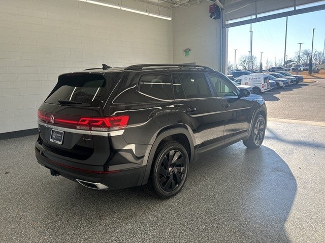 2025 Volkswagen Atlas 2.0T SE