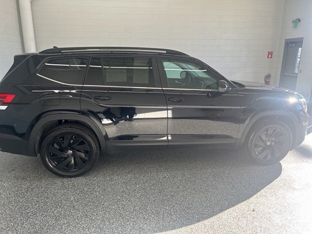 2025 Volkswagen Atlas 2.0T SE