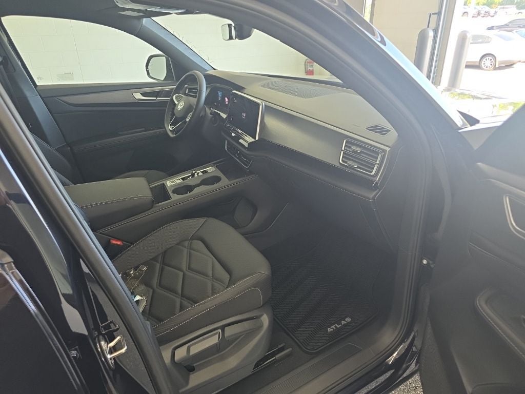 2026 Volkswagen Atlas Cross Sport 2.0T SE