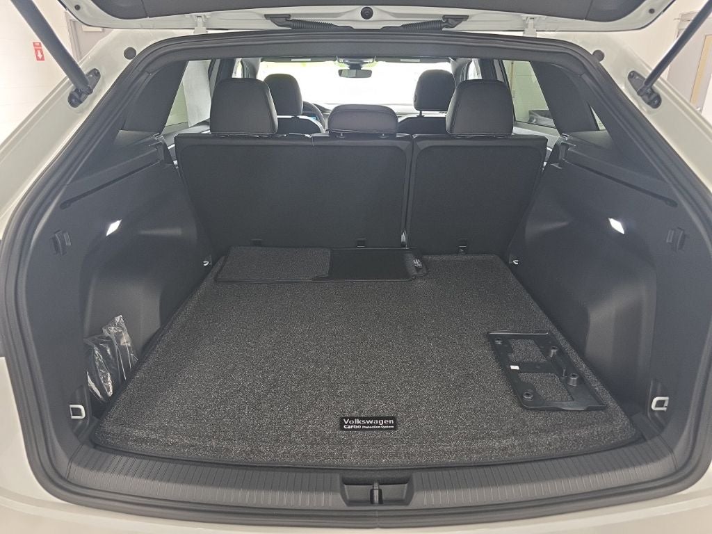 2026 Volkswagen Atlas Cross Sport 2.0T SE