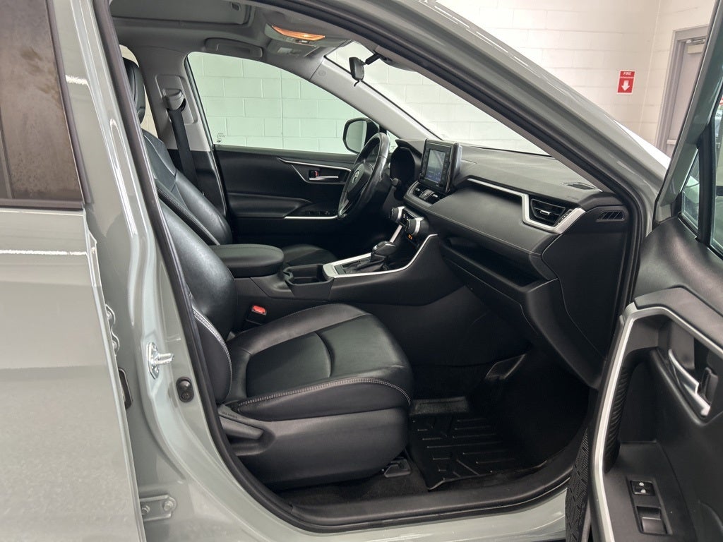 2020 Toyota RAV4 XLE Premium