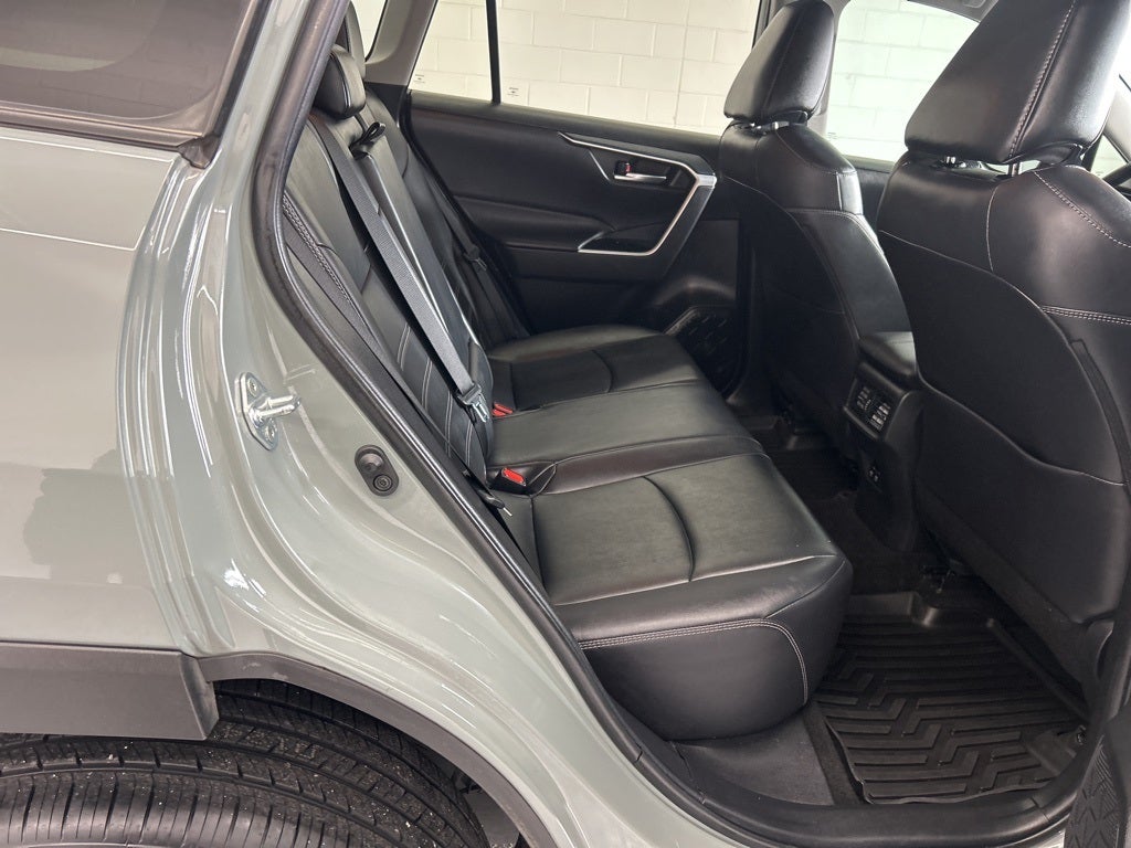 2020 Toyota RAV4 XLE Premium