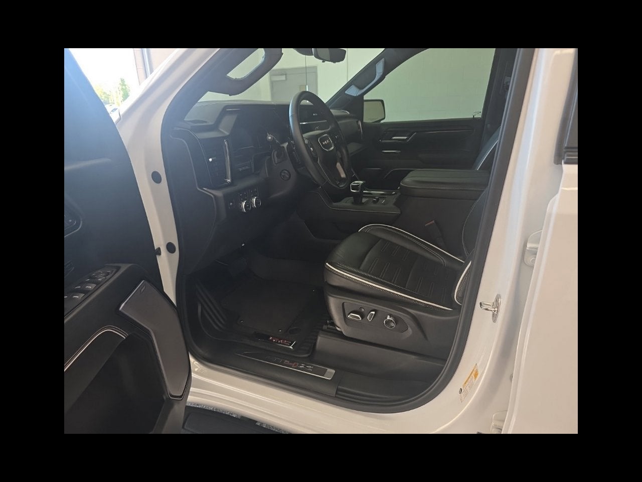2025 GMC Sierra 1500 AT4X