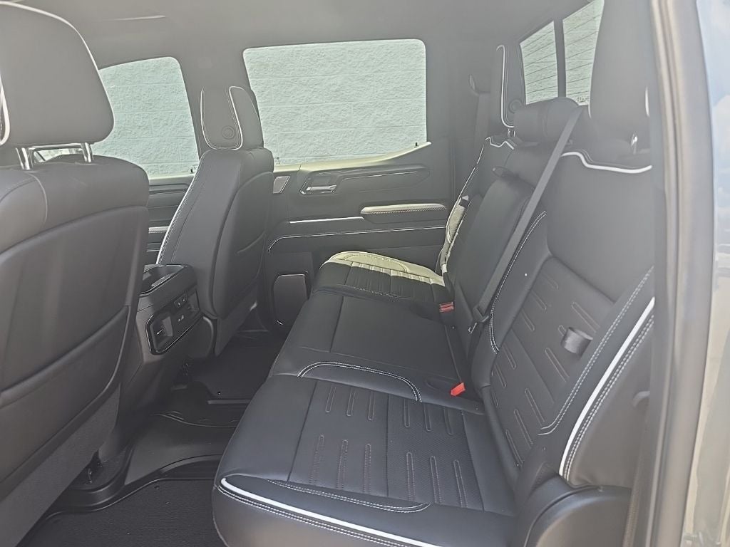 2025 GMC Sierra 1500 AT4X
