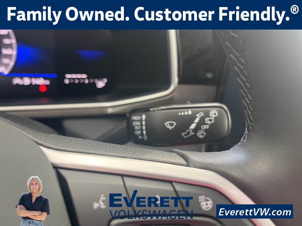 2026 Volkswagen Taos 1.5T SE Black