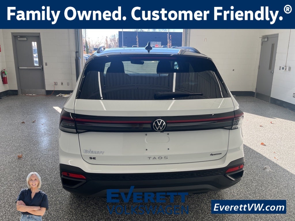 2026 Volkswagen Taos 1.5T SE Black