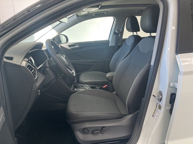 2026 Volkswagen Taos 1.5T SE Black