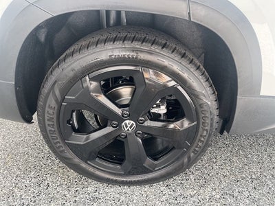 2026 Volkswagen Taos 1.5T SE Black