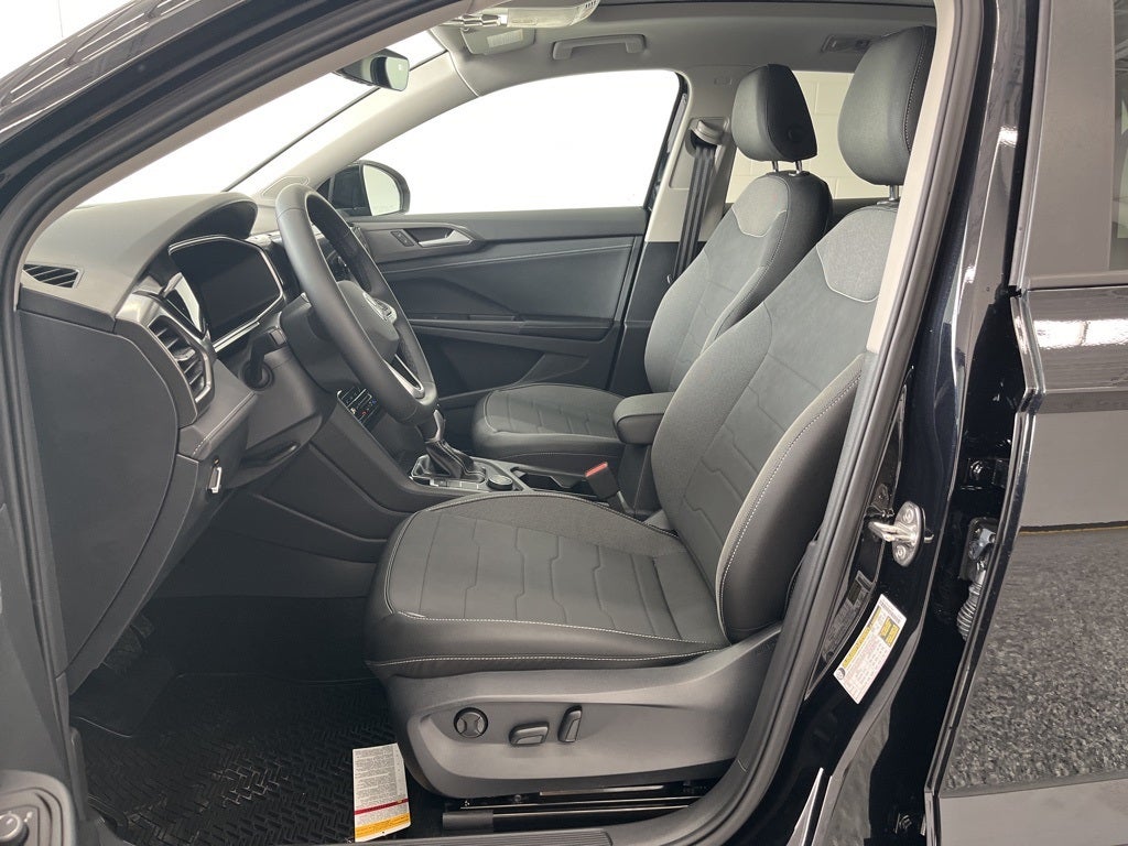 2026 Volkswagen Taos 1.5T SE Black