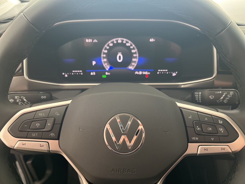 2026 Volkswagen Taos 1.5T SE Black