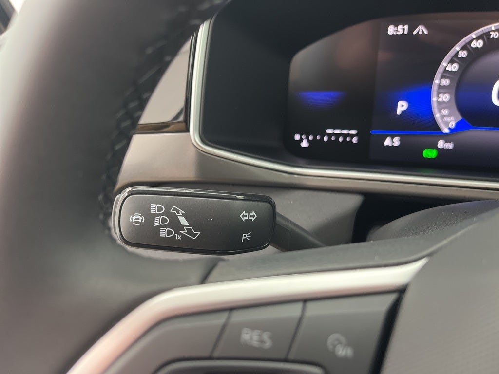 2026 Volkswagen Taos 1.5T SE Black