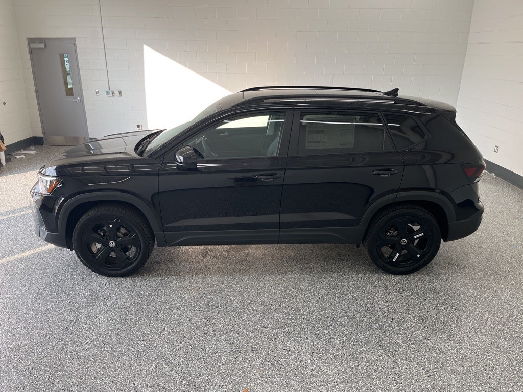 2026 Volkswagen Taos 1.5T SE Black