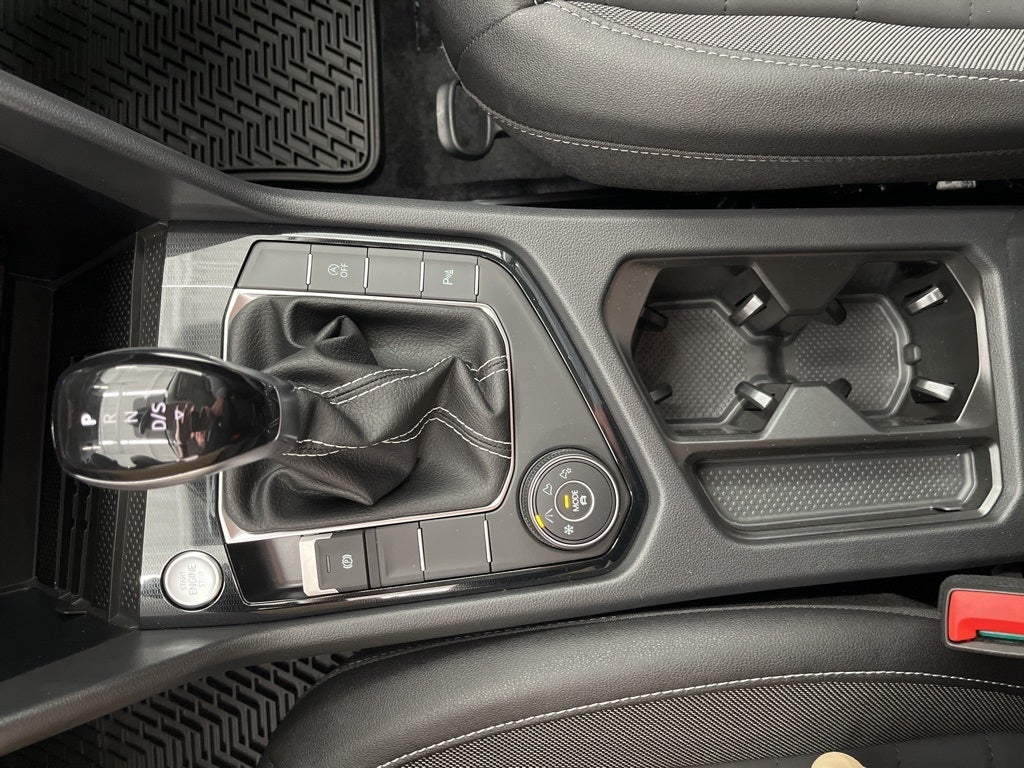 2026 Volkswagen Taos 1.5T SE Black