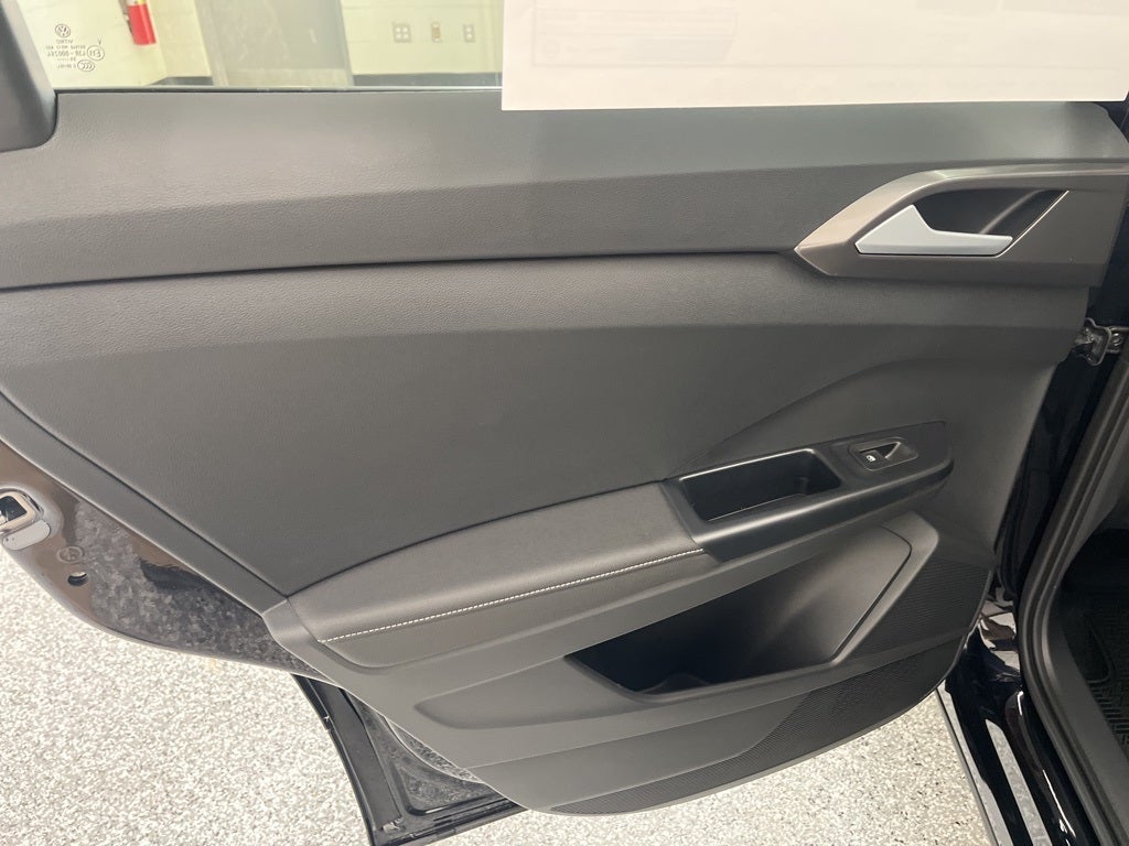 2026 Volkswagen Taos 1.5T SE Black