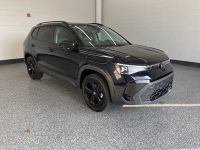 2026 Volkswagen Taos 1.5T SE Black