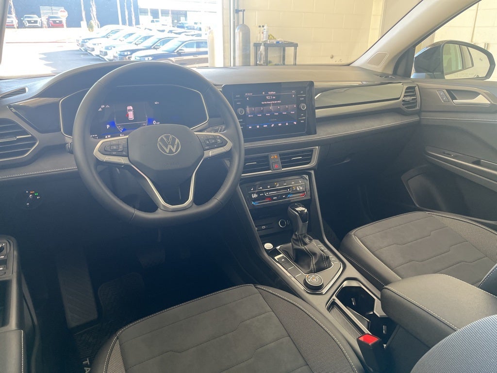 2026 Volkswagen Taos 1.5T SE Black