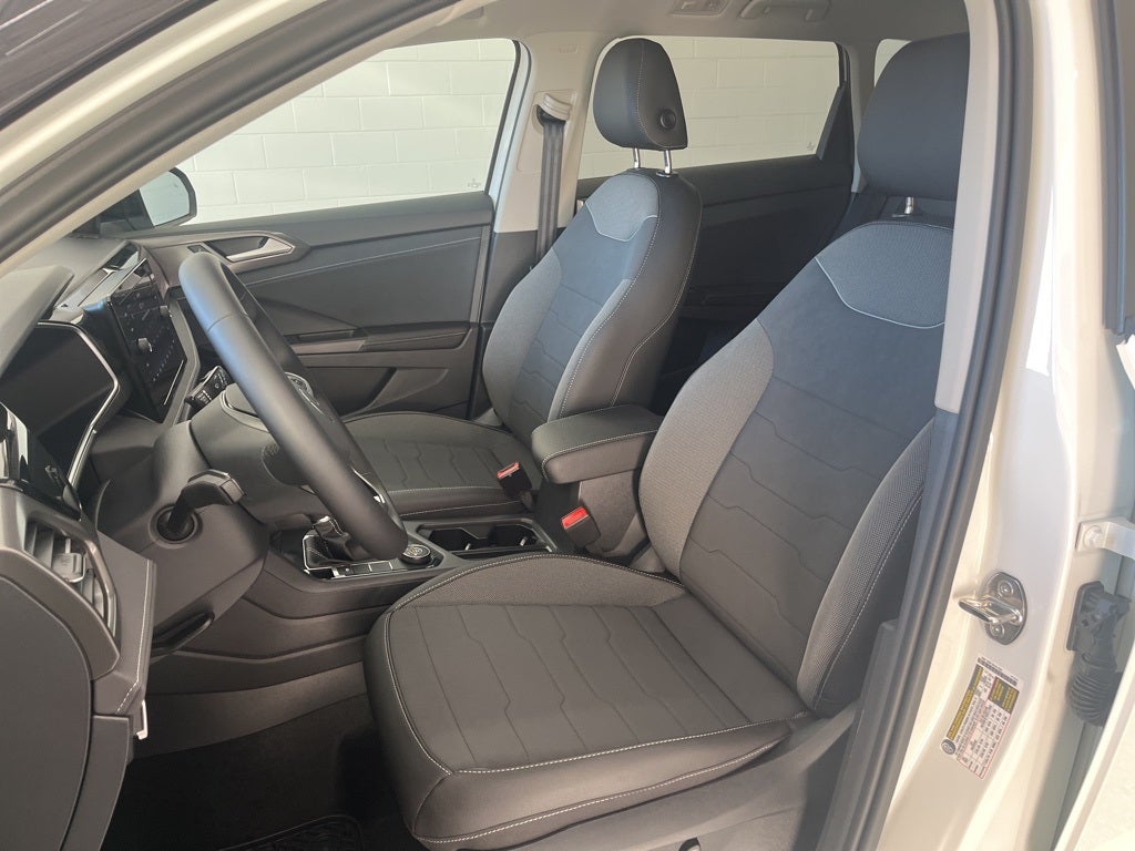 2026 Volkswagen Taos 1.5T SE Black