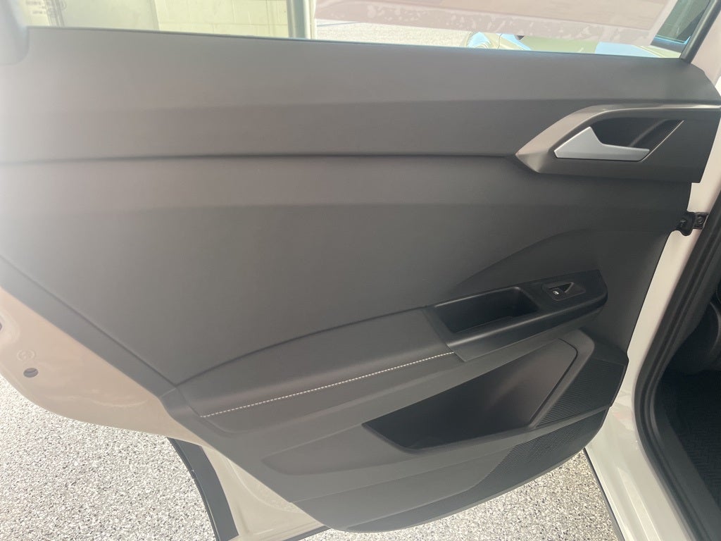 2026 Volkswagen Taos 1.5T SE Black