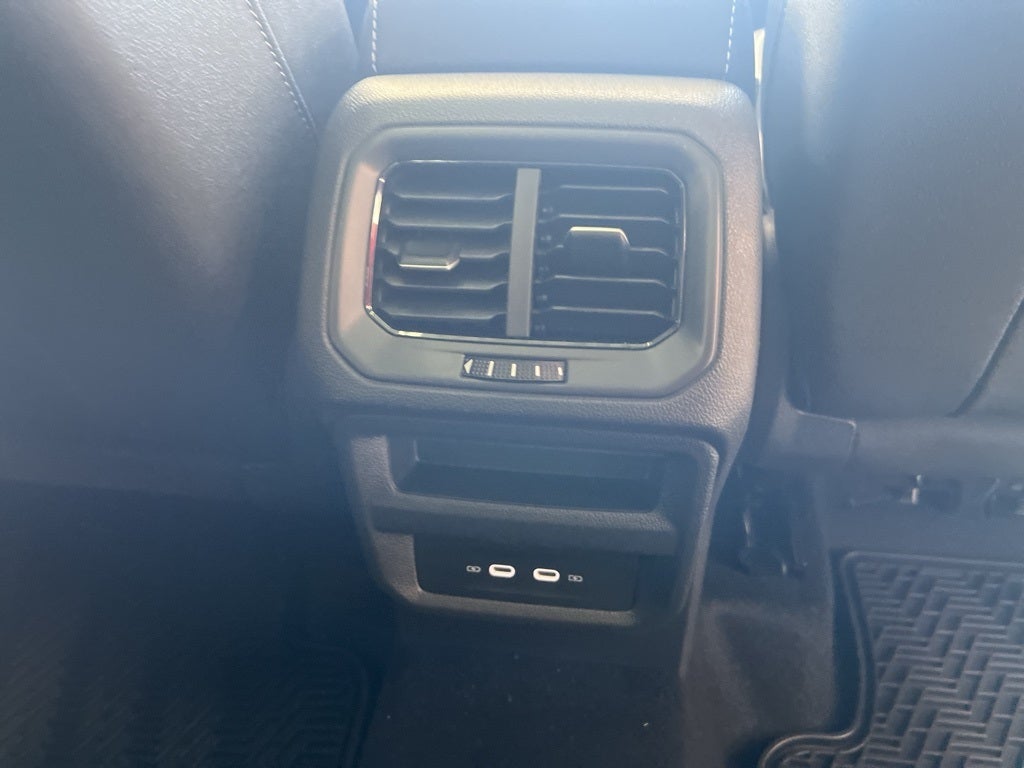 2026 Volkswagen Taos 1.5T SE Black