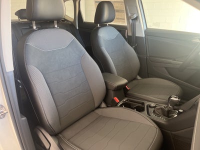 2026 Volkswagen Taos 1.5T SE Black