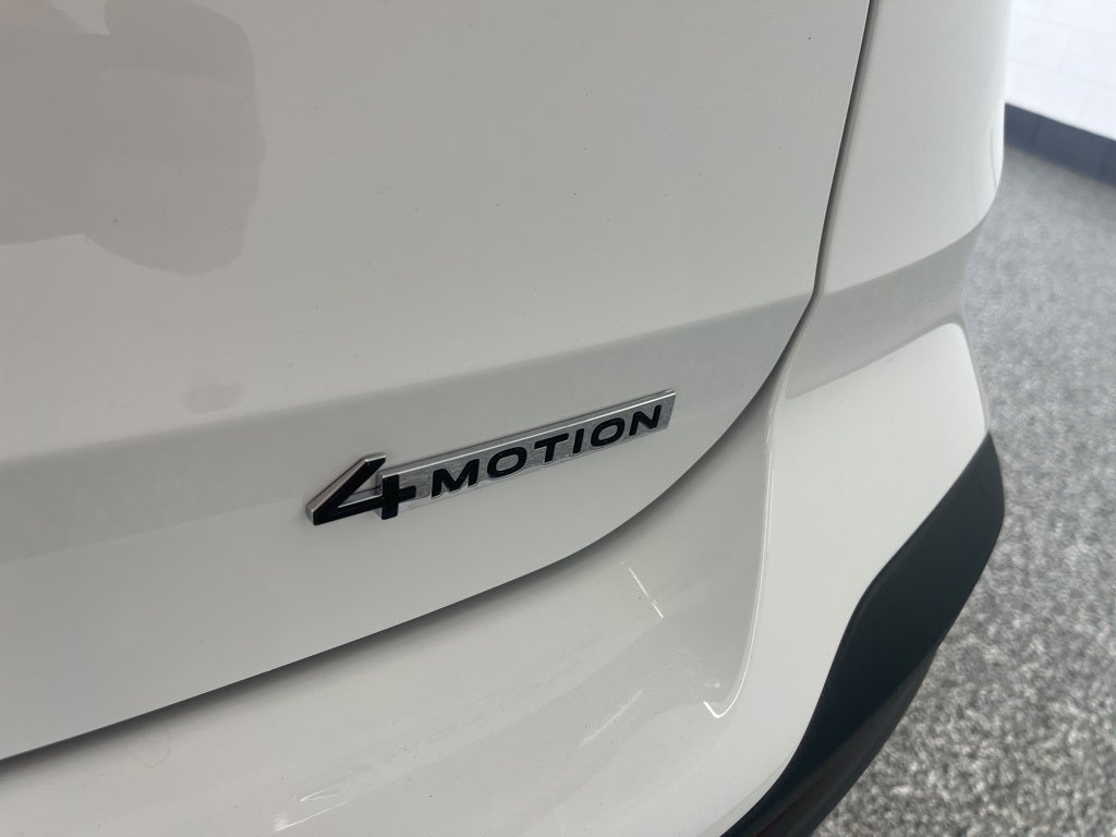 2026 Volkswagen Taos 1.5T SE Black