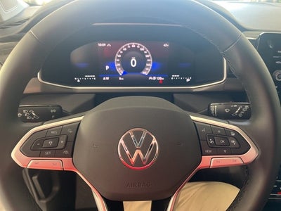 2026 Volkswagen Taos 1.5T SE Black