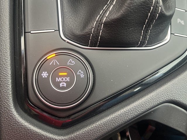 2026 Volkswagen Taos 1.5T SE Black