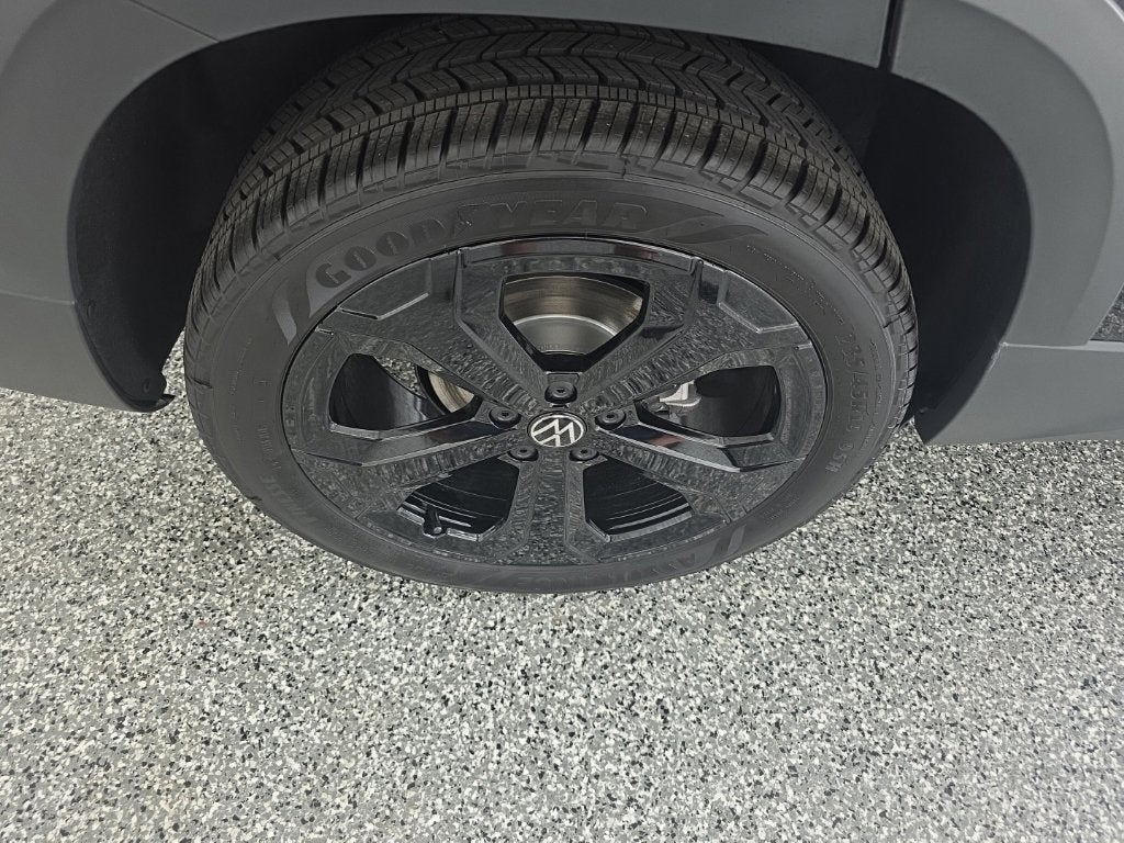 2027 Volkswagen Taos 1.5T SE Black