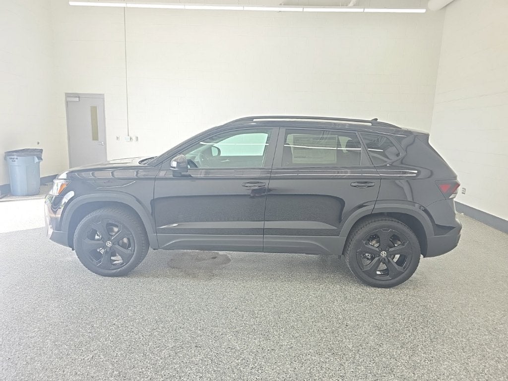 2027 Volkswagen Taos 1.5T SE Black