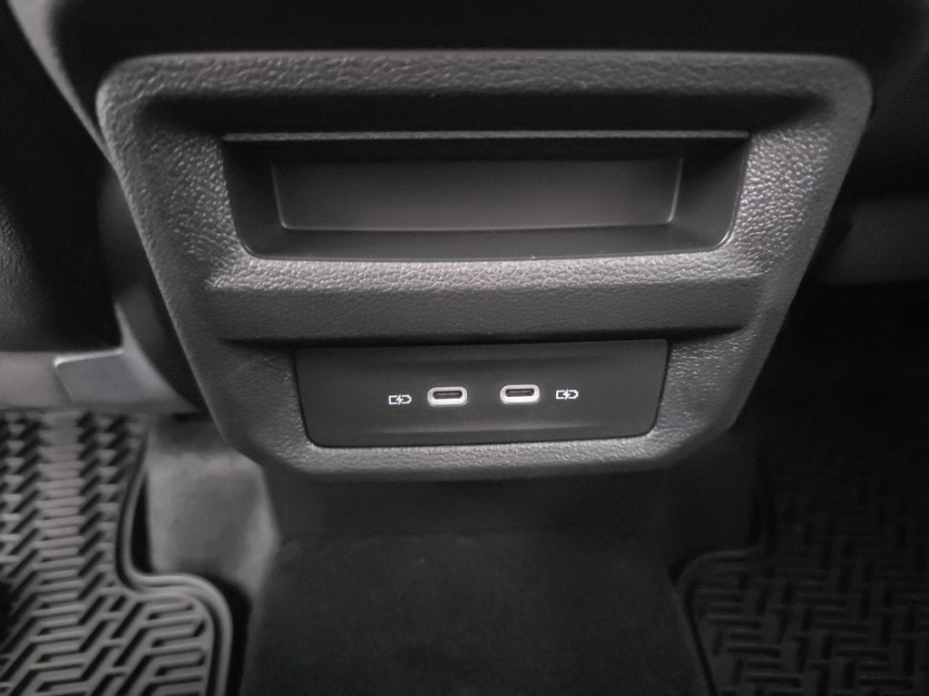 2027 Volkswagen Taos 1.5T SE Black