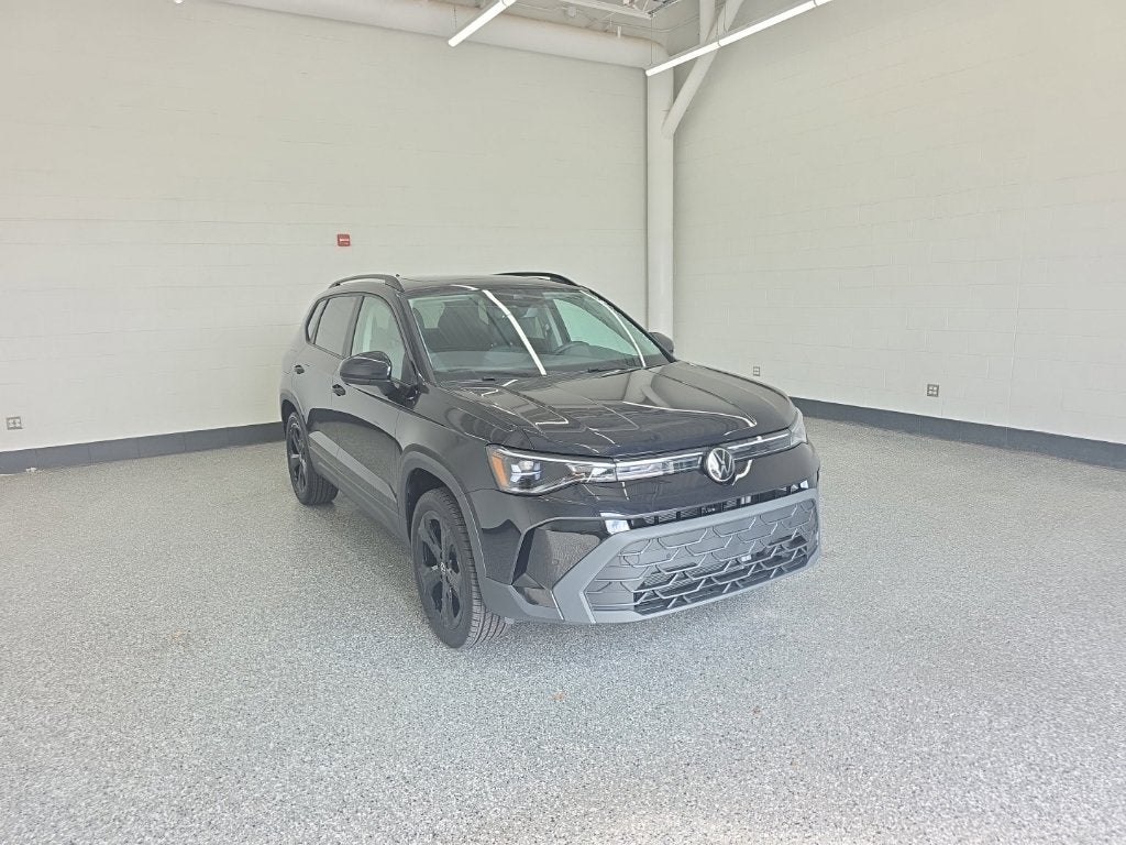 2027 Volkswagen Taos 1.5T SE Black