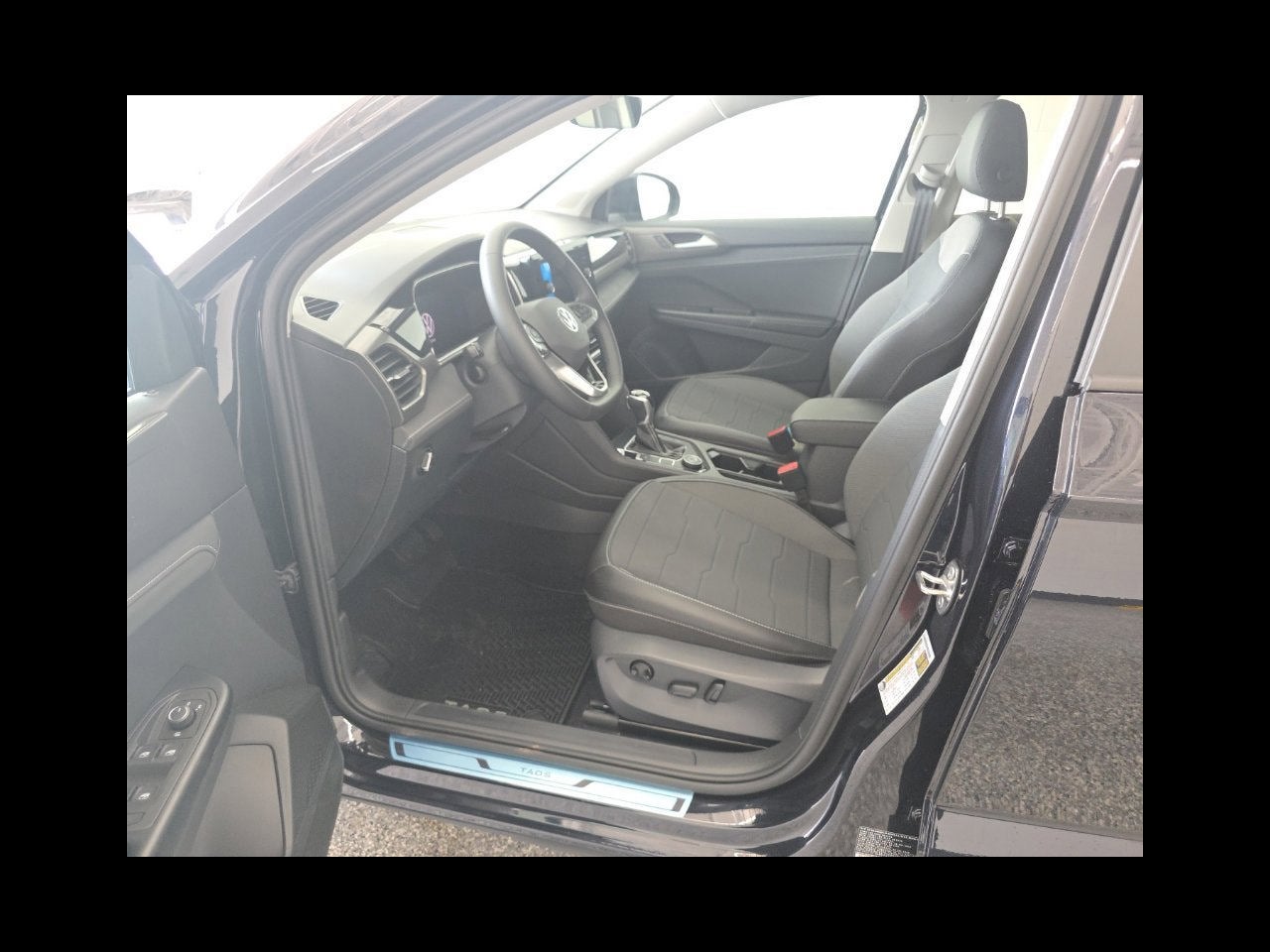 2027 Volkswagen Taos 1.5T SE Black