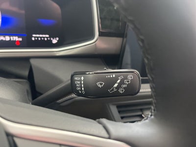 2026 Volkswagen Taos 1.5T SE Black