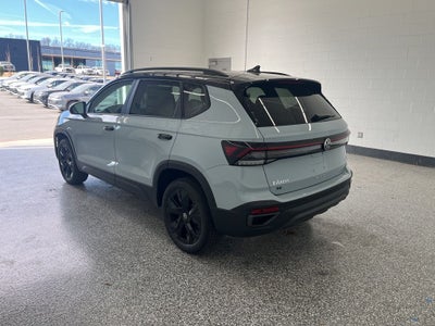 2026 Volkswagen Taos 1.5T SE Black