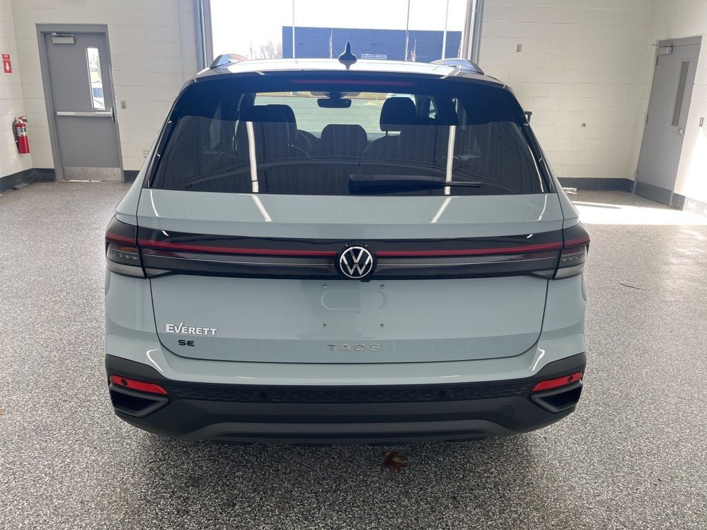 2026 Volkswagen Taos 1.5T SE Black